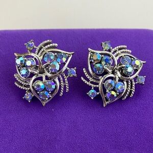 💛 Vintage Coro Aurora Borealis Crystal Clip On Earrings | Floral Design